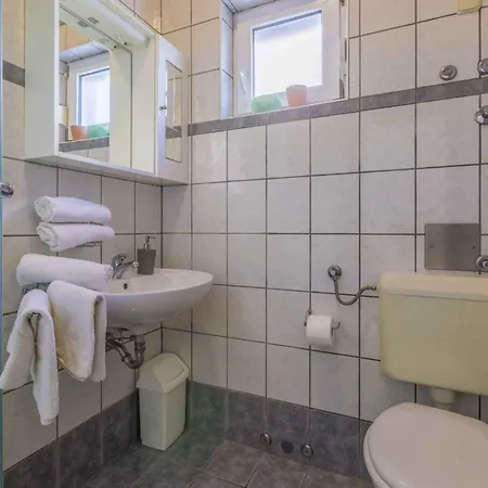 One-bedroom In Xvi アパート ツリクヴェニツァ