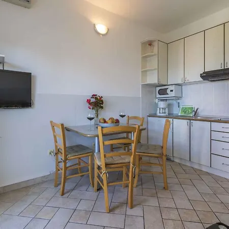 One-bedroom In Xvi アパート *