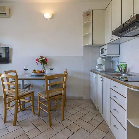 Apartament One-bedroom In Crikvenica Xvi