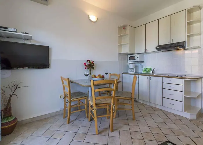 One-bedroom In Crikvenica Xvi 公寓 *
