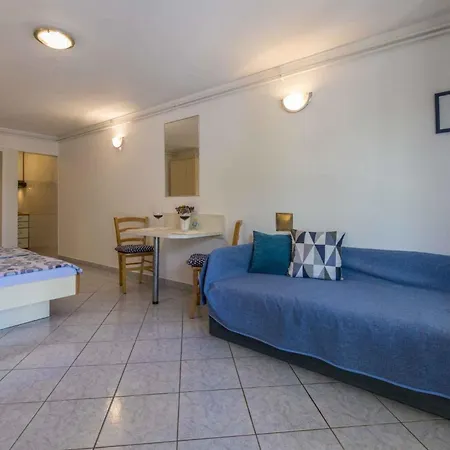 One-bedroom In Crikvenica Xvi Daire Dramalj