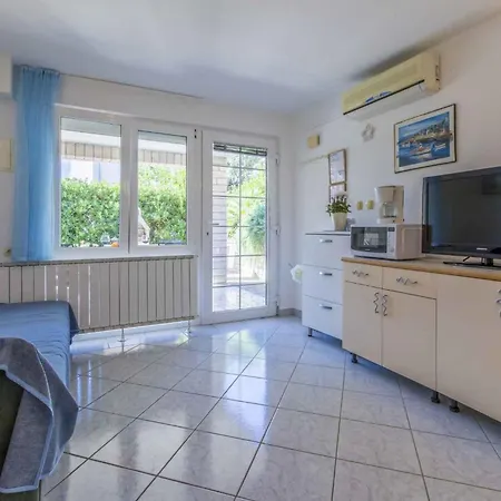 One-bedroom In Crikvenica Xvi Daire *